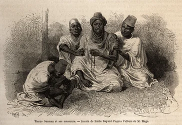 Tierno Ousman, fra Toucouleur-stammen, leder af landsbyen Guemmou Koura (Mali), holder en muslimsk rosenkrans med store korn, opretter sine bønner, mens hans massører masserer hans ryg og ben. Gravering for at illustrere rejsen til det vestlige Sudan af Li
