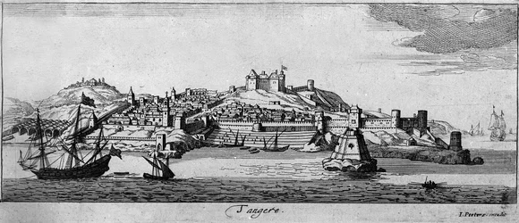 Udsigt over den befæstede by Tanger og kysten, Marokko. 1700-tals stik.