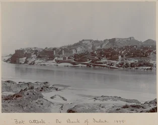 Fort Attock ved bredden af Indus