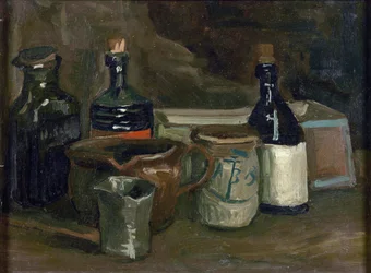 Stilleben med flasker og keramik. Størrelse: 31,5 x 41,8