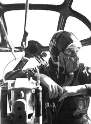 Skytte i næsen af en B-17 under træning på MacDill Field i Anden Verdenskrig
