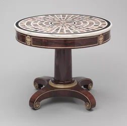 Neo-klassisk bord med eksemplar af marmorplade (palisander med ormolu-beslag, messinglister og en marmorplade)