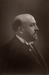 ""Alexander Campbell Mackenzie (1847-1935) skotsk komponist og dirigent. Rektor ved Royal Academy of Music, London (1887-1924). (woodburytype)