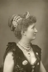 Lady Carew, hofmand
