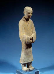 Kinesisk kunst: Dame giver tilbud; gravterracotta fra Han-perioden (antik). Paris, Musee Cernuschi