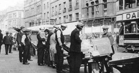 Bogboder på Shoreditch High Street, London, 1926-1927.