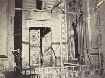 Moskeens port, Sultan Hassan. Nederste del, ca. 1860.