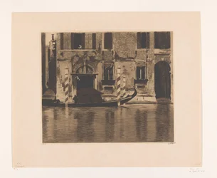 Fortøjet gondol med overbygning i en kanal i Venedig - Gondol med overbygning i Canal Grande, Venedig (originaltitel)