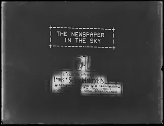 Oplyst skilt til reklame og oplyst skilt for Selznick Enterprises, New York City, januar 1917