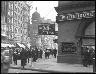 Tegn til J und M Shoe, 1429 Broadway, New York City, 2. august 1916