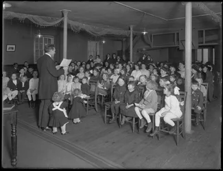 Søndagsskoleklasse i baptistkirken på 235 E. 83rd Street, New York City, 27. februar 1916