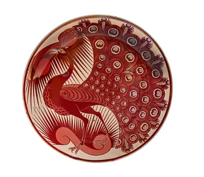 Påfugletallerken med rød lustre