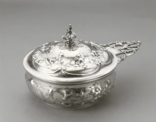Porringer med låg, ca. 1856 (sølv)