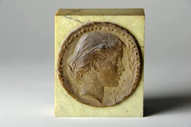 Medaljonportræt af Agatha Thornycroft, ca. 1900 (voks)