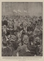 Ud til fronten fra Old England passerer New South Wales Lancers gennem byen