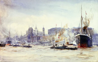 Aktivitetsscene langs Irongate Quay, på Themsen (England), med Tower Bridge i det fjerne