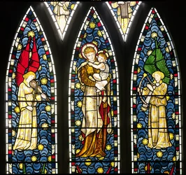 Madonna og barn med to engle, detalje af den øverste halvdel af englenes vindue, 1869 farvede glasdetalje af 120165