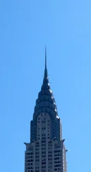 Chrysler Building er en skyskraber i art deco-stil i New York City, som ligger på den østlige del af Manhattan. Den stod færdig i 1930.