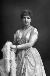 Anna Williams, sangerinde, 1890.