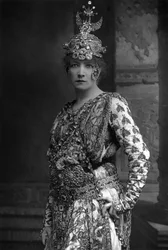 Sarah Bernhardt 1844-1923, fransk sceneskuespiller, 1890.