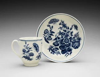 Kaffekop og underkop, ca. 1770-1783 (soft-paste porcelæn med transfer print)