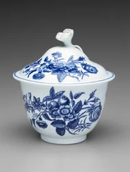 Overdækket sukkerskål, ca. 1760-1780 (blødt-pasta porcelæn)