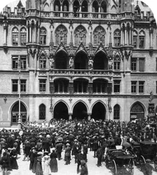 En udendørs koncert på rådhuset, München, Tyskland, omkring 1900-tallet.