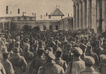 Manifestation af revolutionære tropper foran statsdumaen under februarrevolutionen, 191
