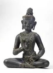 Bodhisattva i nepalesisk-kinesisk stil (lak, klud, spor af blå, guld og grøn maling og bladguld)