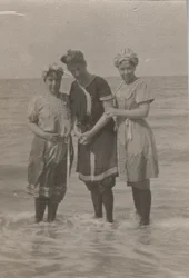 Detalje, badende selskab, Houlgate, september 1911