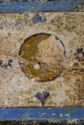 Fresco fragment, Salus Augusta Temple-Cryptoporticus, antikke romerske by Urbs Salvia, Urbisaglia, Marche, Italien (foto)