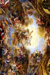 Maleri af det kongelige kapels hvælving, udført af Antoine Coypel (1661-1722). Den har titlen "Den evige fader i sin herlighed, der bringer løftet om forløsning til verden". Kongelig kapel startede af Jules Hardouin Mansart (1646-1708) i 1699 og afsluttede
