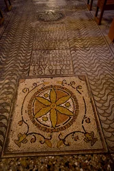 Detalje af gulvdekoration (mosaik)